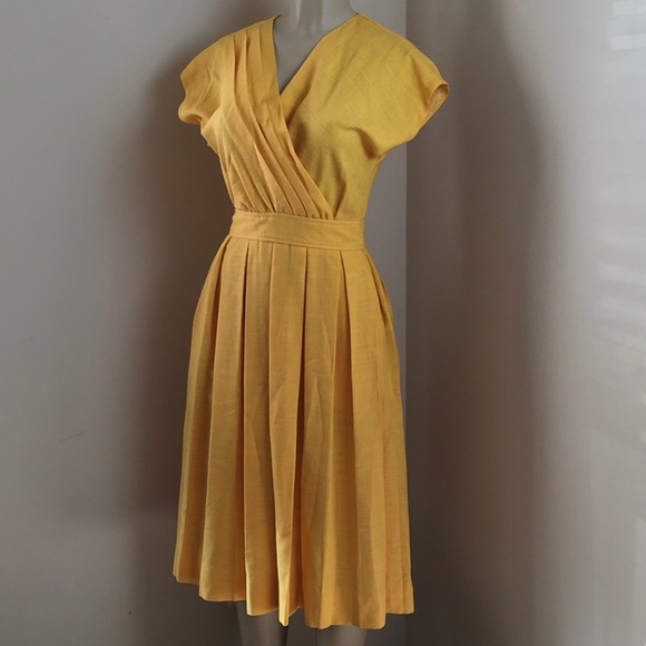 Cute Yellow Vintage Dress
